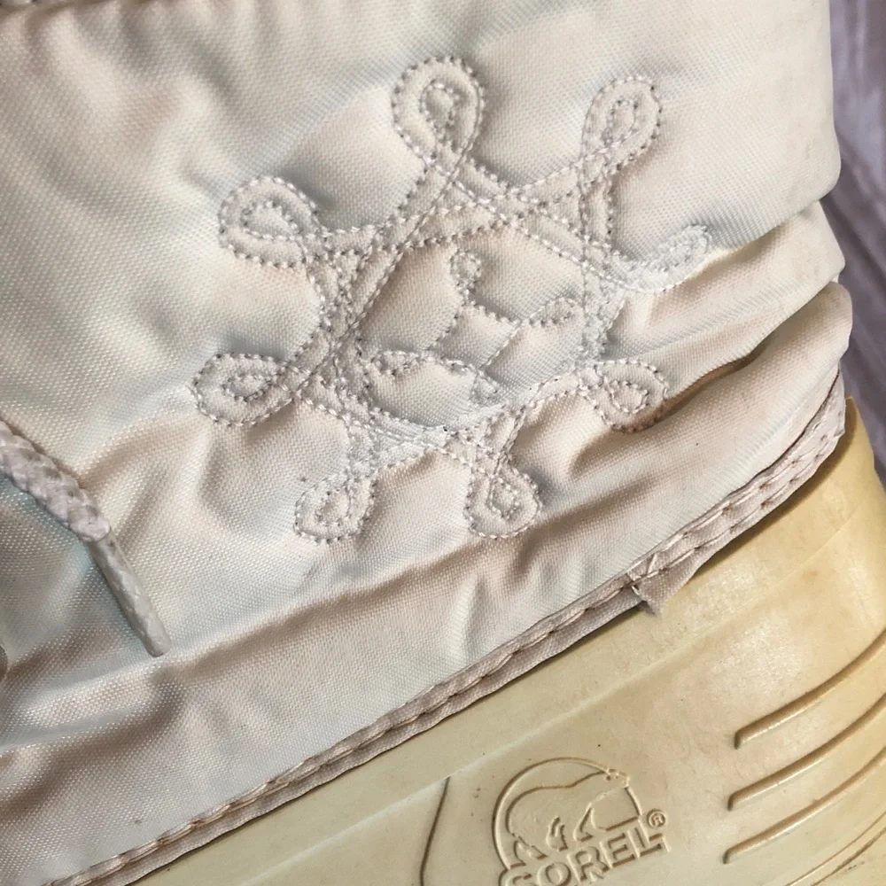 SOREL size 8 cream thick rubber sturdy waterproof winter outdoor boots